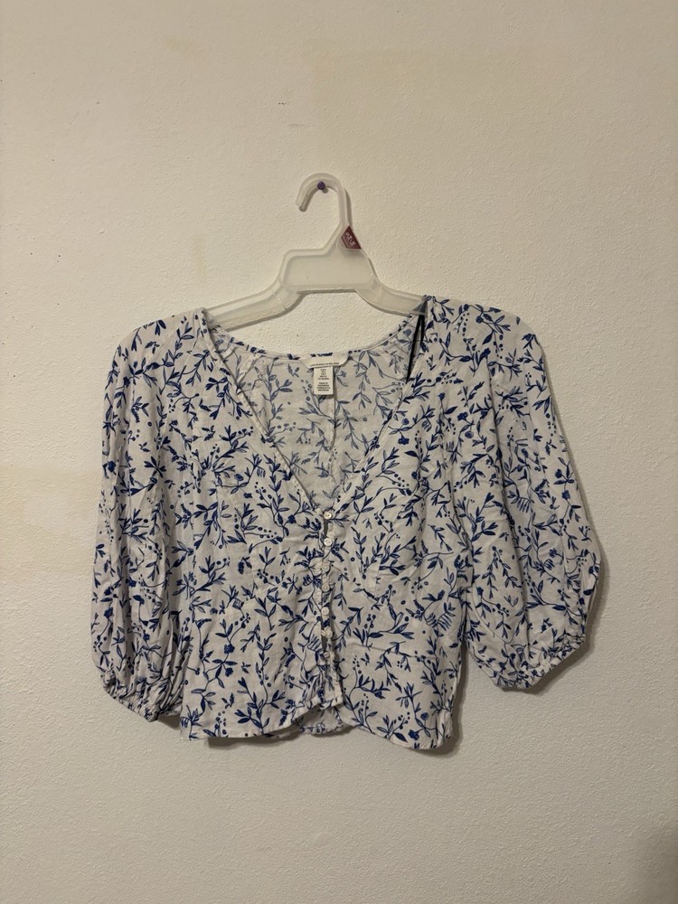 H&M Women's White Blue Floral Linen Blend Button Front V-Neck Blouse Size S
