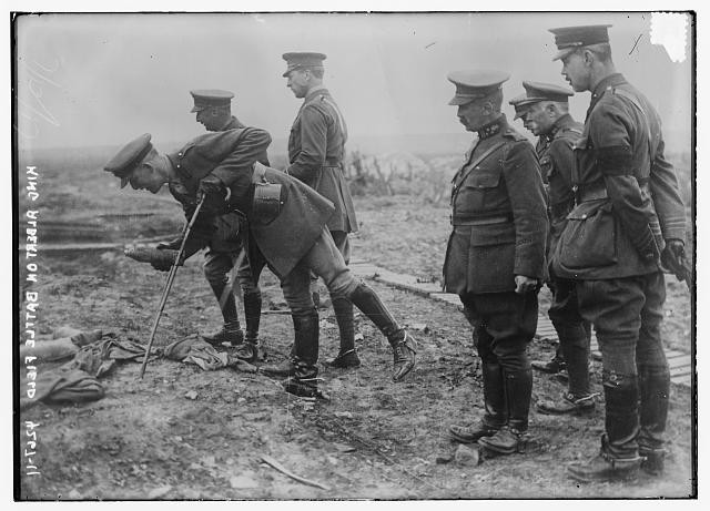 Photo:King Albert Battle Field Belgium 1910s WWI Military Officers
