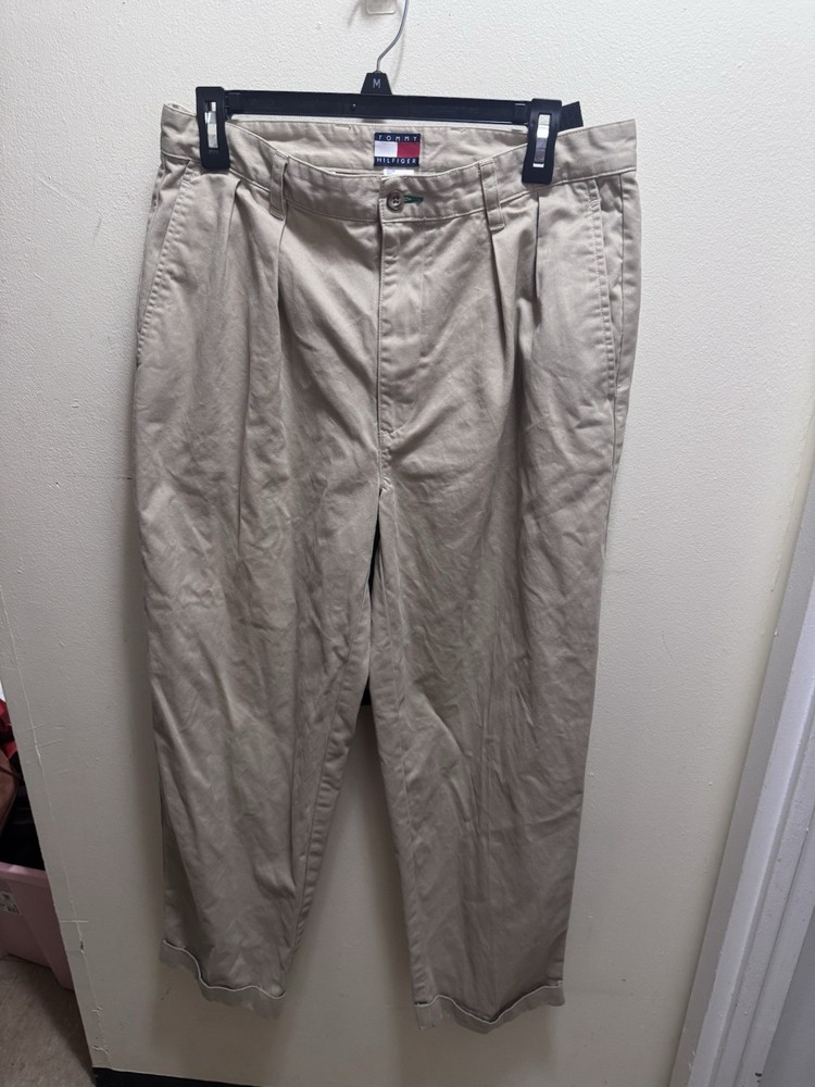 Vintage Tommy Hilfiger Men’s Khaki Pleated Chino Pants Size 33x30 Y2K Preppy
