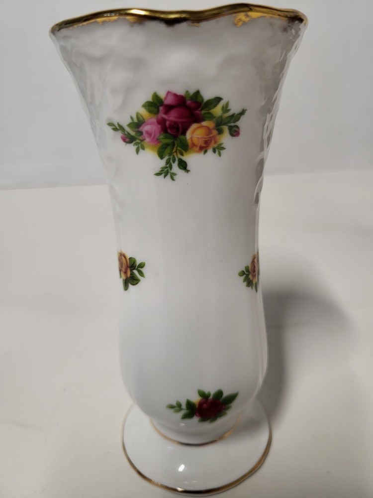 NEW MINT VINTAGE 1962 ROYAL ALBERT England OLD COUNTRY ROSES Bone China Vase
