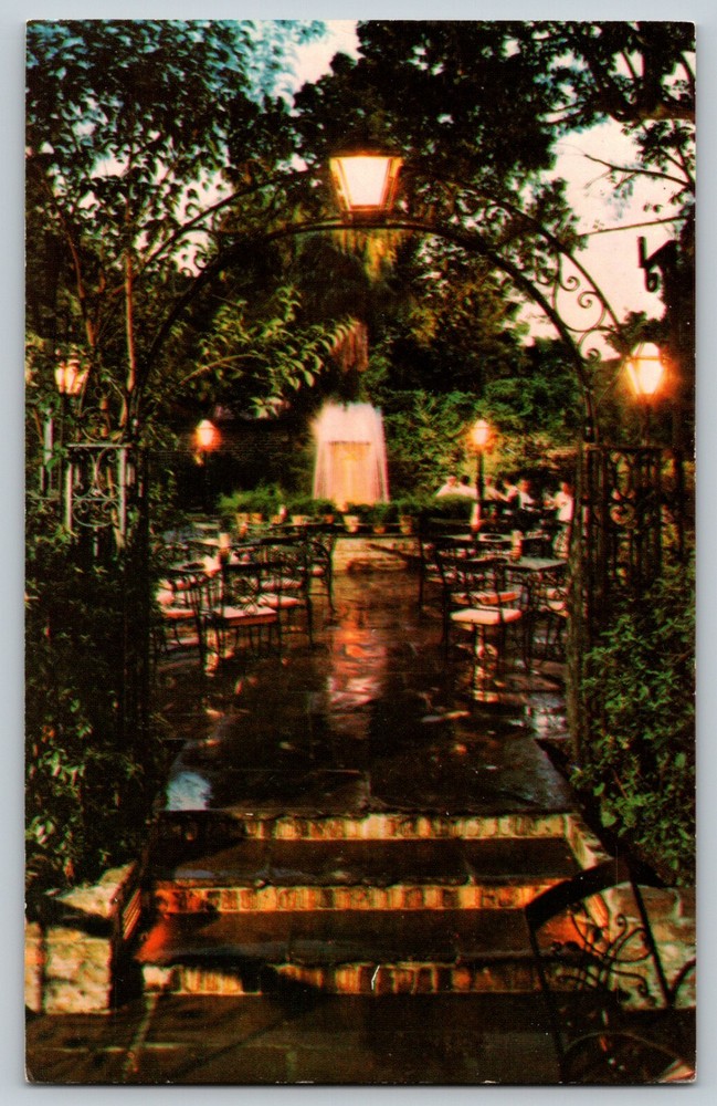 Postcard Pat O'Brien's Home of Hurricane Punch Vieux Carre  New Orleans LA