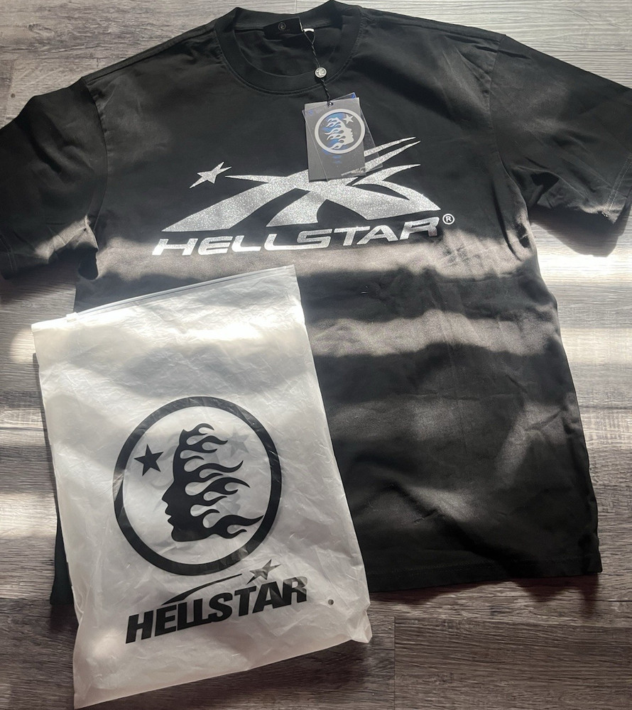 Hellstar Men's Black Graphic Logo Crew Neck Short Sleeve T-Shirt Size M