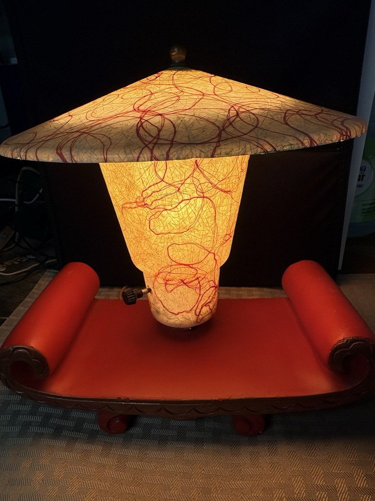 Mid Century Atomic Fiberglass Asian Style TV Lamp 1950’s Retro Chalkware