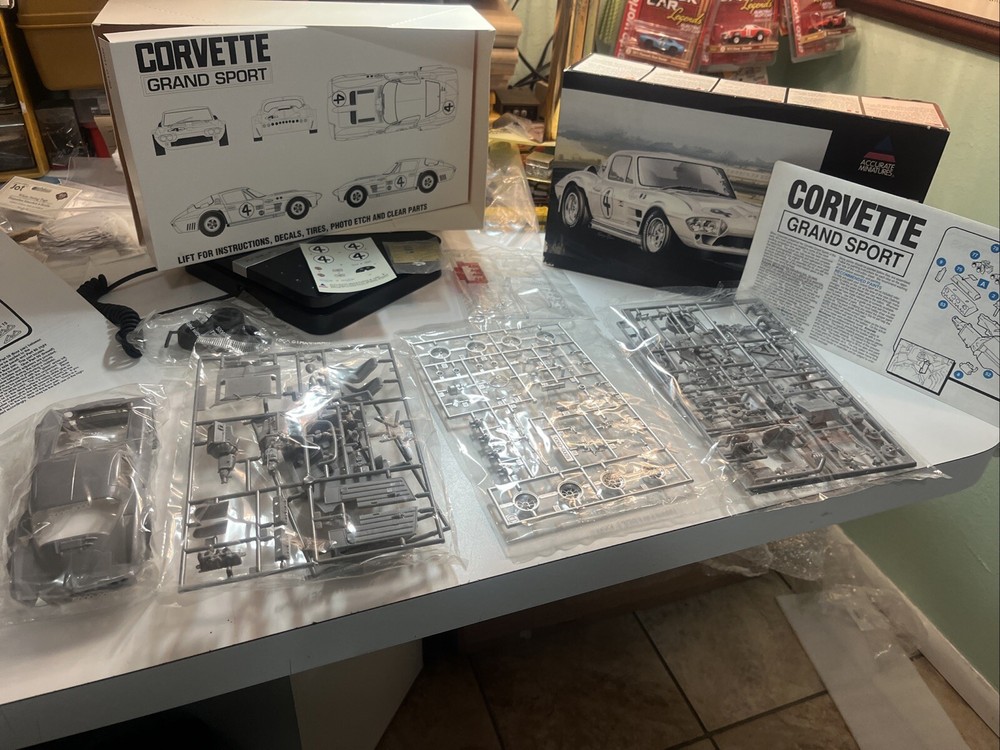 Accurate Miniatures 1995 Release Corvette Grand Sport Sebring 1964 Racer 1/24-image