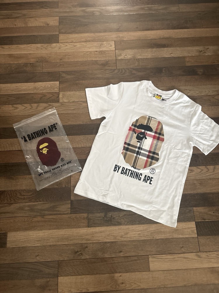 A Bathing Ape BAPE Men's White Graphic Logo T-Shirt Crew Neck Short Sleeve M