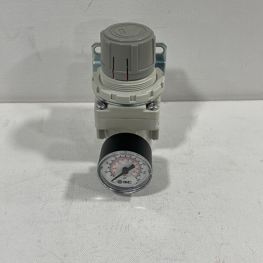 SMC AR30-N03B-Z-A  Pneumatic Regulator With bracket Series AR  Body Size 30
