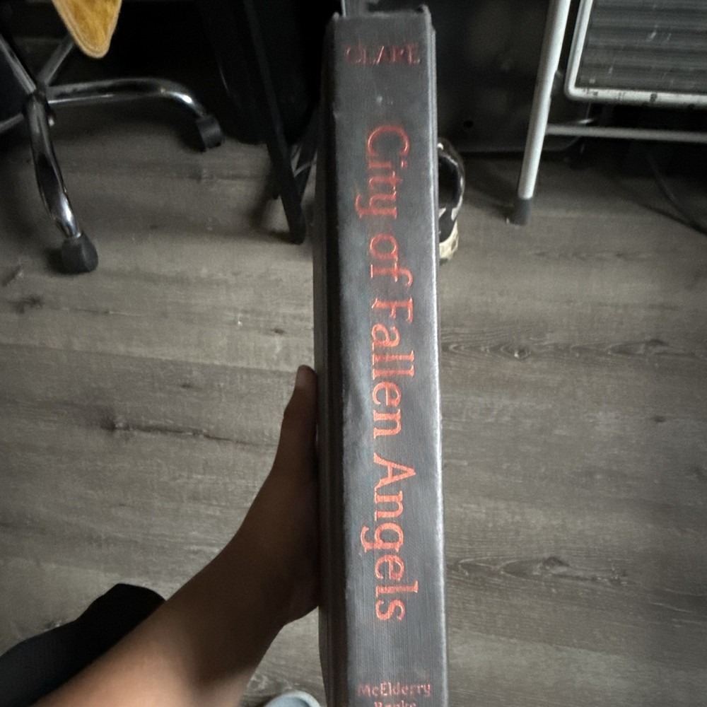Cassandra Clare City of Fallen Angels (The Mortal Instruments Book 4) Hardcover