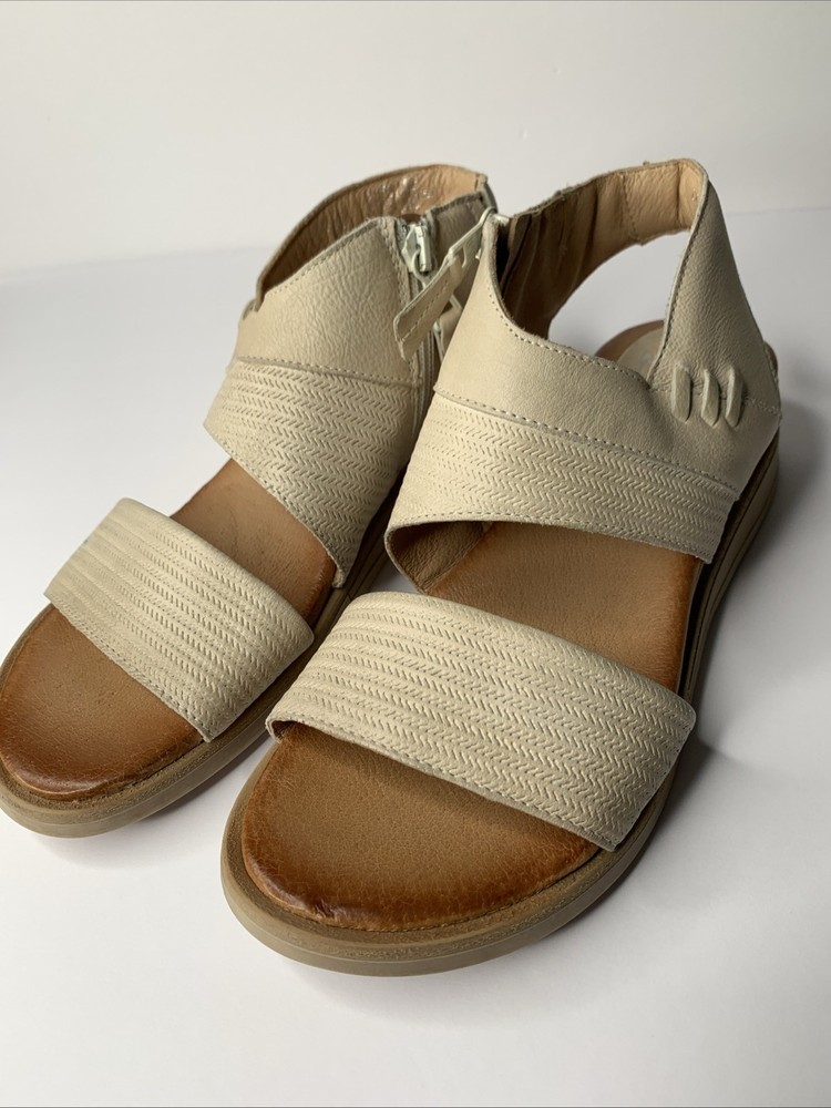 Miz Mooz Sandals Womens 38(7.5) Cece Cream Leather Wedge Comfort Shoes FLAW