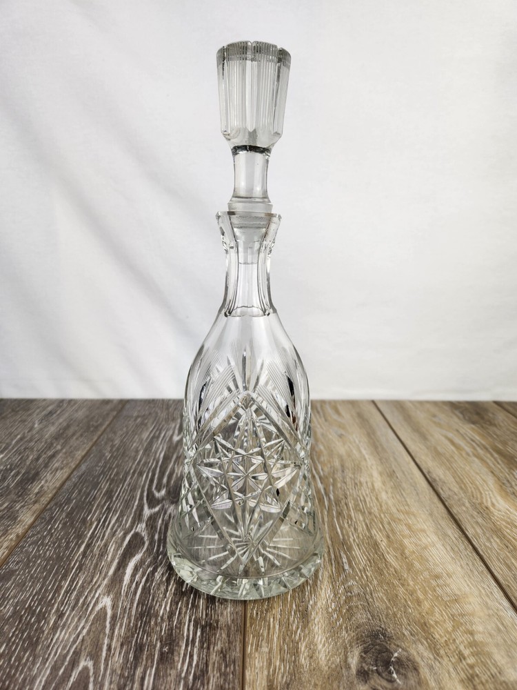 Elegant Cut Crystal Bottle Decanter with Stopper - Pinwheel Pattern 11.5