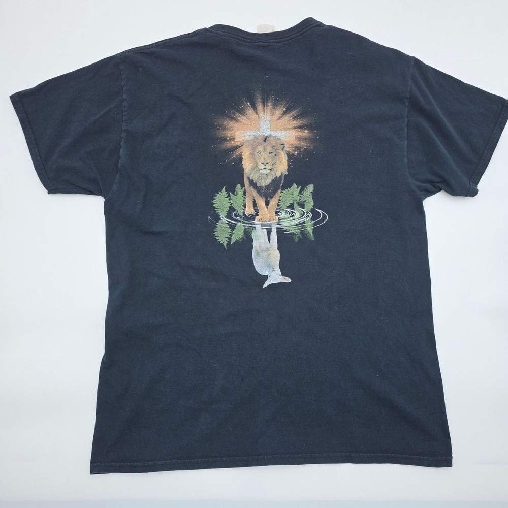 Vintage Lion and Lamb Graphic T-Shirt Black