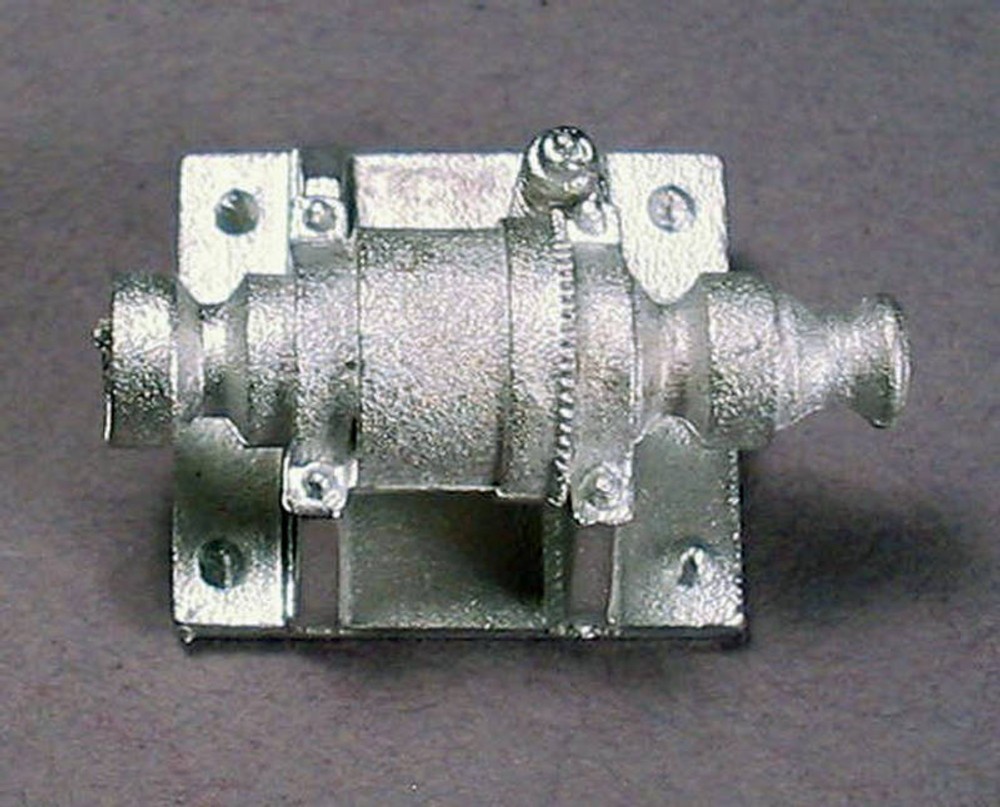 WINCH SET HO Model Railroad Boat Ship Unpainted Cast Pewter Detail Part FR1081