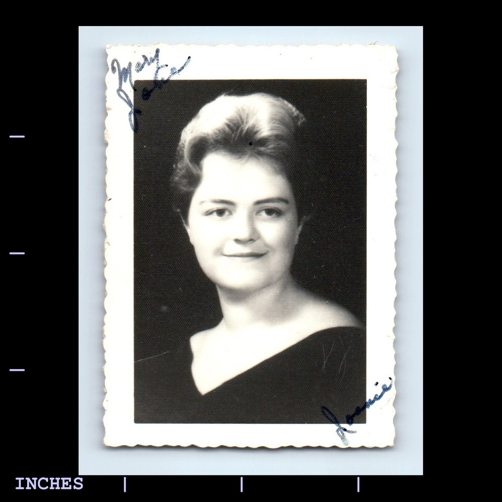 Old Vintage Photo SOLO FORMAL PORTRAIT OF SMILING WOMAN