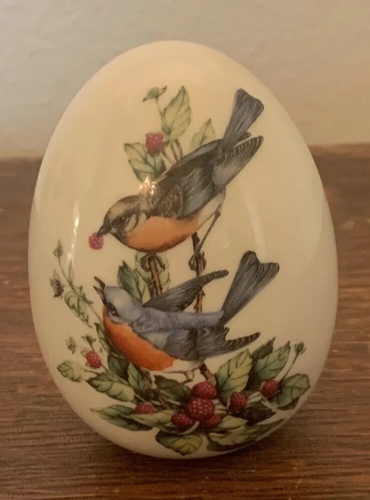 Vtg Avon Summer Season Porcelain Egg “Summers Song Is Warm And Bright”