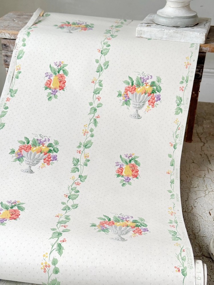 9yds Vintage American Wallpaper Roll White Fruit Basket Floral Design 1940s Kit