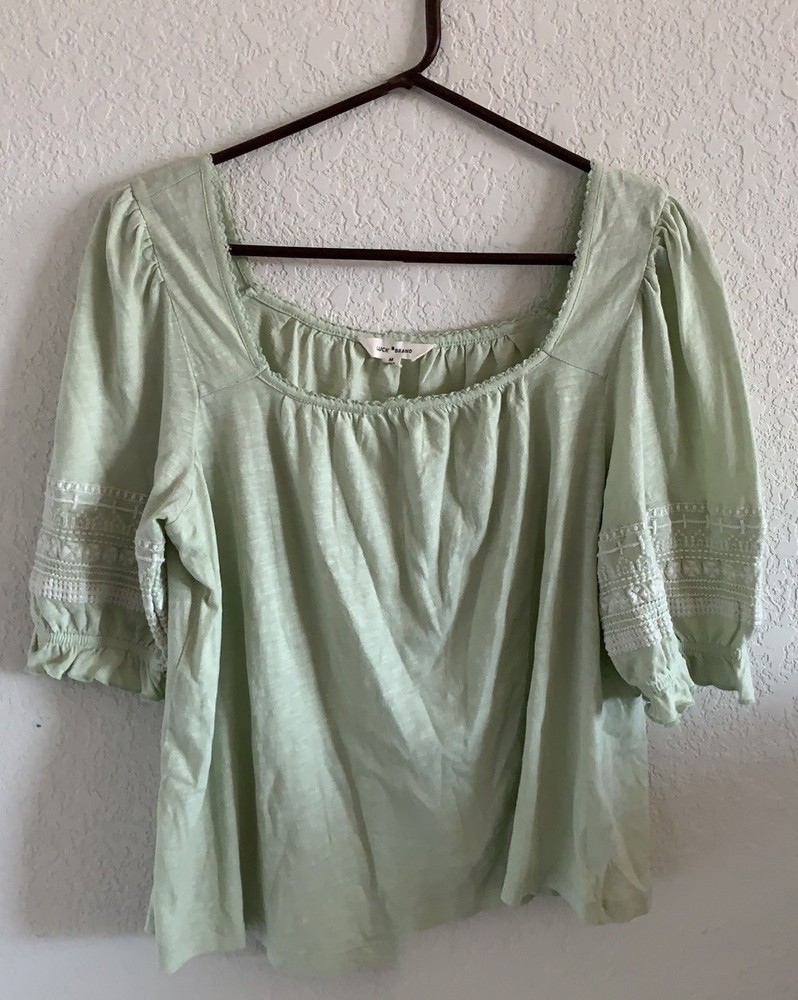 Lucky Brand blouse women’s Light Green Embroidered 3/4 Sleeve Square Neck M