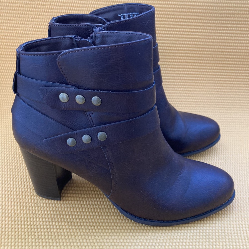 Jaclyn Smith Alicia Brown Studded Ankle Bootie Size 9M Women's Boots