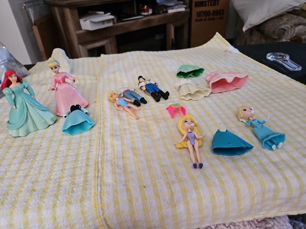 Polly Pocket Disney Princess + More Lot Dolls Plus Clothing