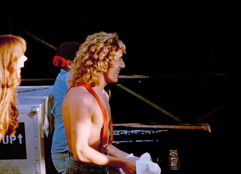 The Who's Roger Daltrey backstage in Oakland, CA 16