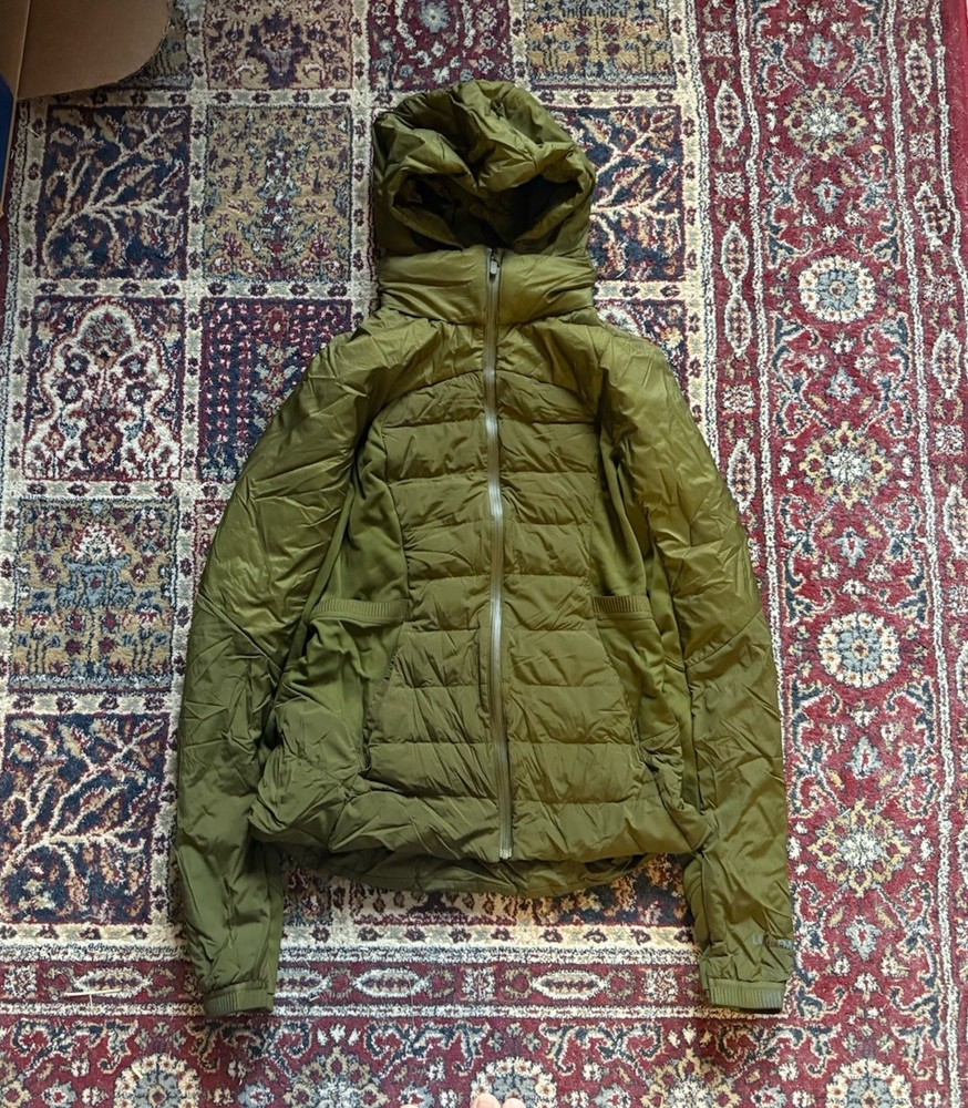 Lululemon Women’s Down For It All Hooded Jacket Size 6 Olive Green