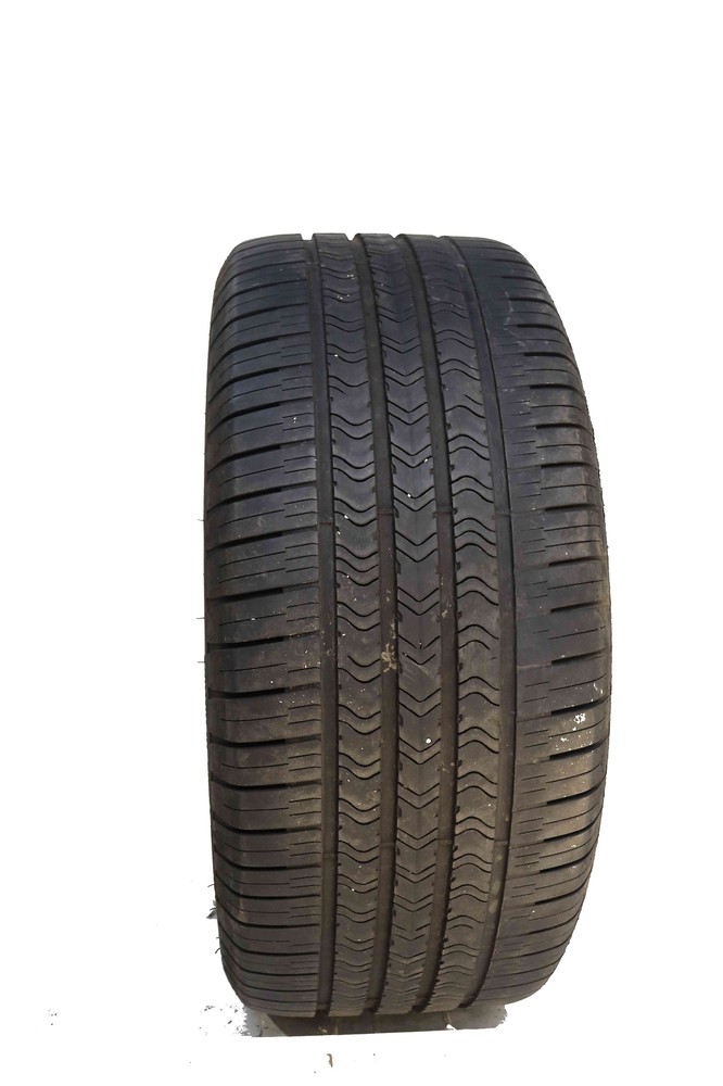 Set Of 2 P285/40R20 Goodyear Eagle Sport A/S RunOnFlat MOE 108 V Used 7/32nds