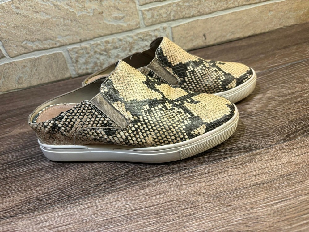 Steve Madden Platform Sneaker Womens Size 6.5M Slip-on Snakeskin