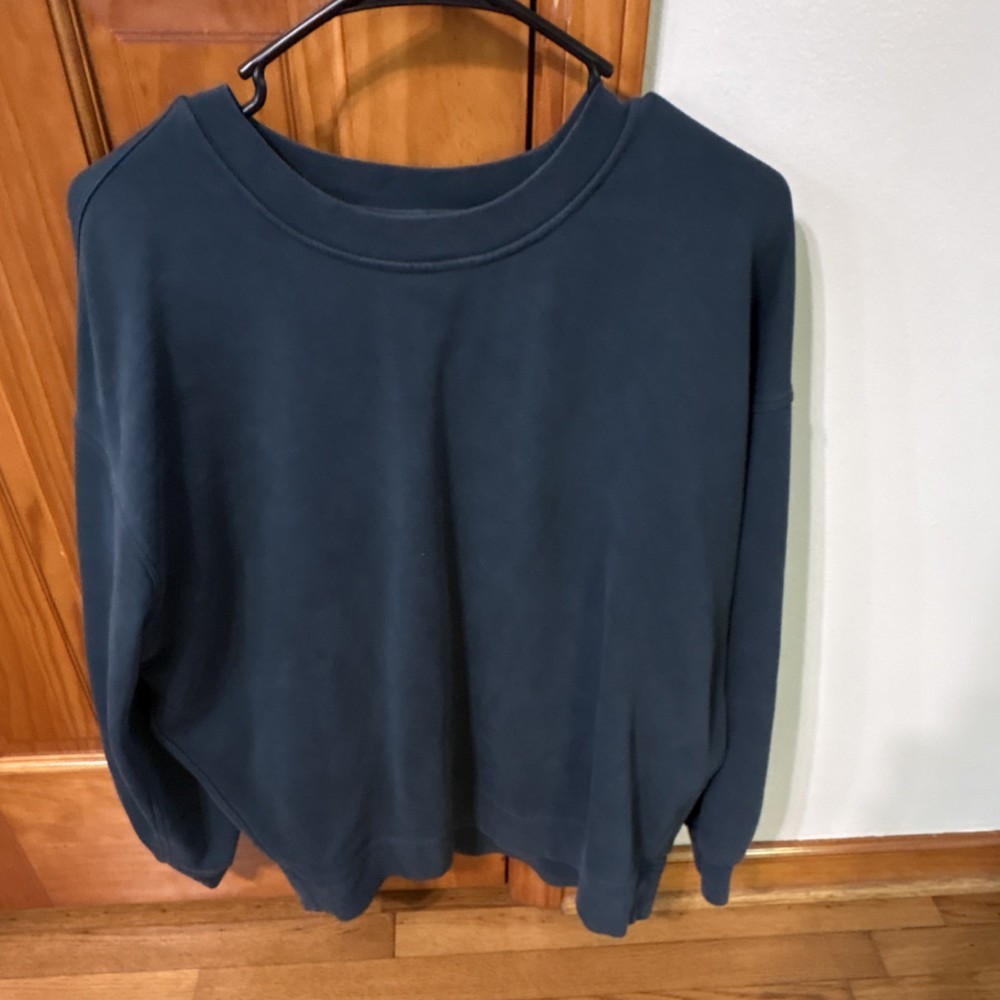 lululemon Pullover Sweatshirt Dark Blue Crew Neck Long Sleeve Logo Women