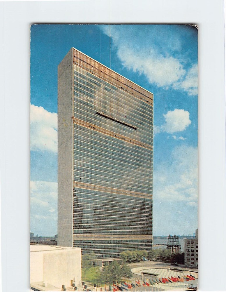 Postcard  United Nations Secretariat Building Headquarters NYC NY