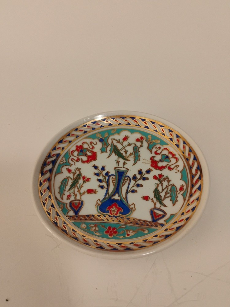 Kutahya Porcelain Mini Plate, Colorful 'Vase' Design with Faux Gold Trim Accent