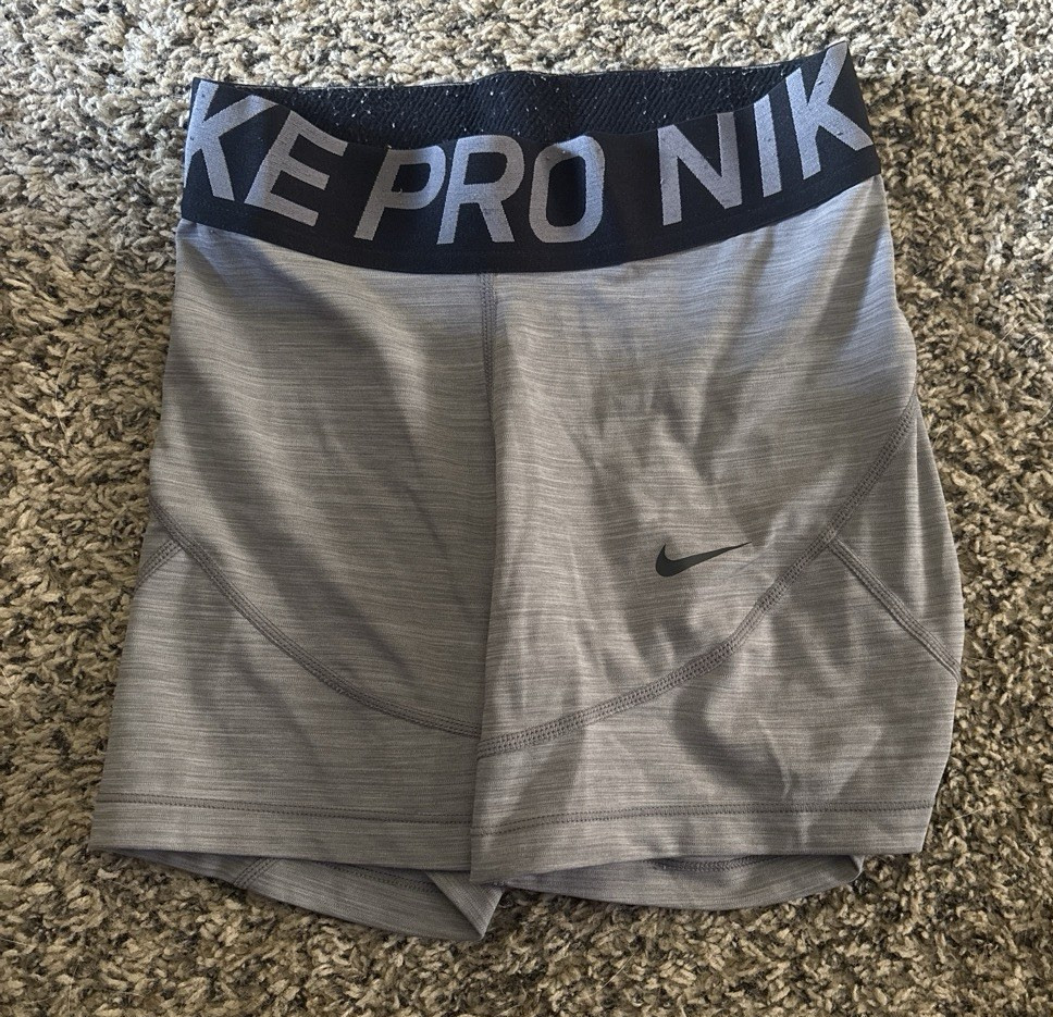 Nike Pro Dri-FIT woman’s Compression Shorts Gray/Black XS Regular Fit