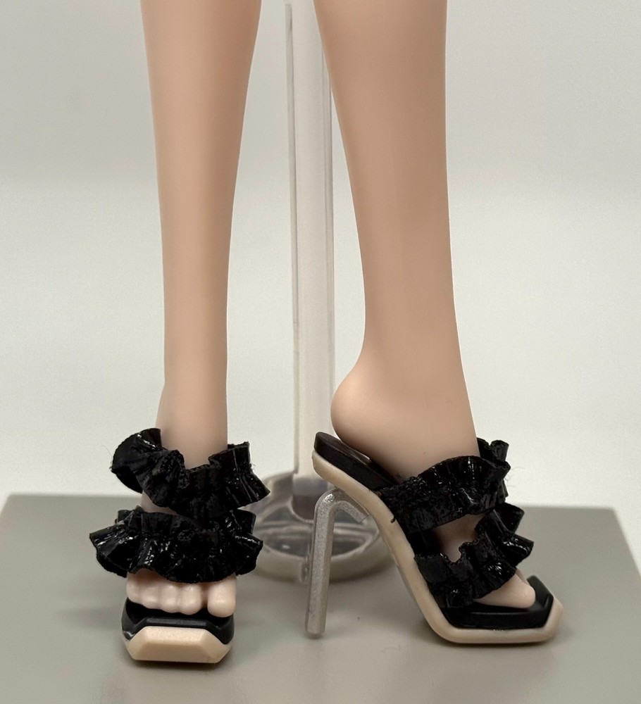 Monster High Off-White Symphanee Midnight Doll Outfit Shoes Black High Heels G1