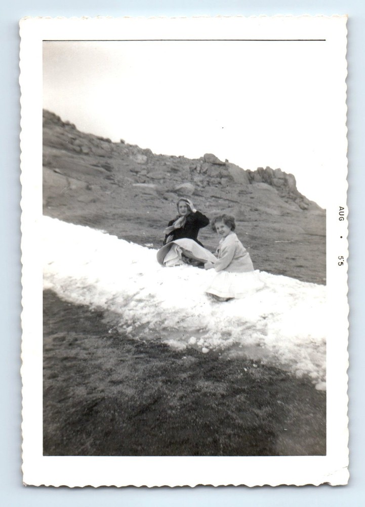 Old Vintage Photo WOMAN AND GIRL PLAYING IN SNOW WINTER SCENE 1955 SNAPSHOT