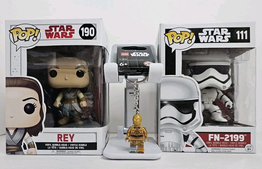 Star Wars Funko Pop FN-2199 with Rey and C-3PO Lego Keychain Set  