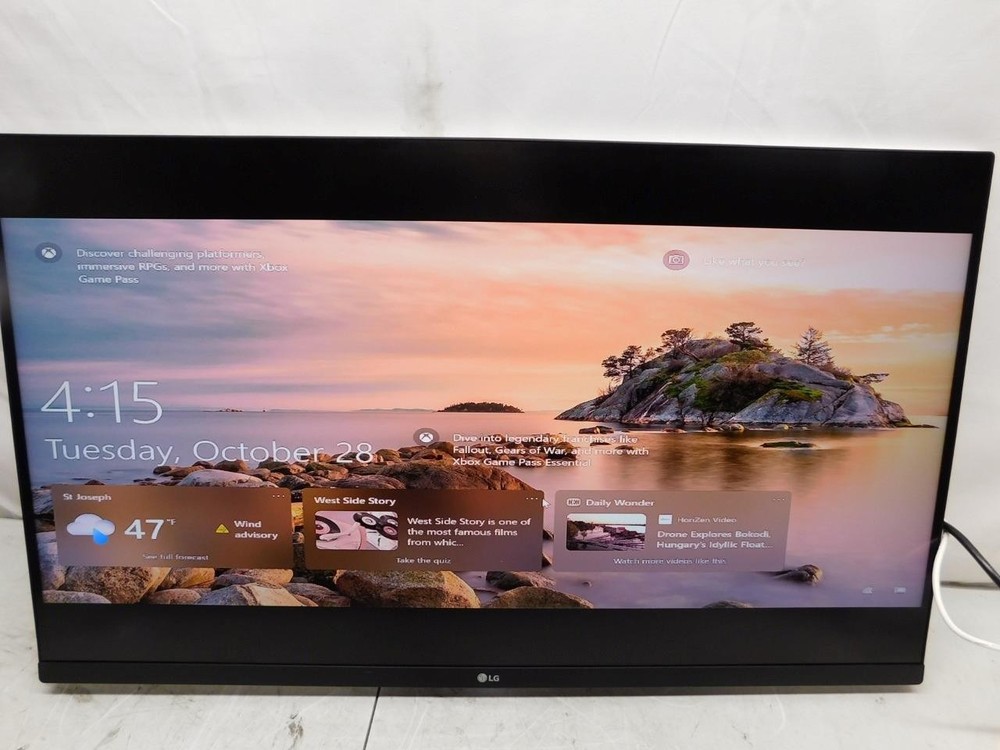 LG UHD 31.5-Inch Computer Monitor 32UP83A