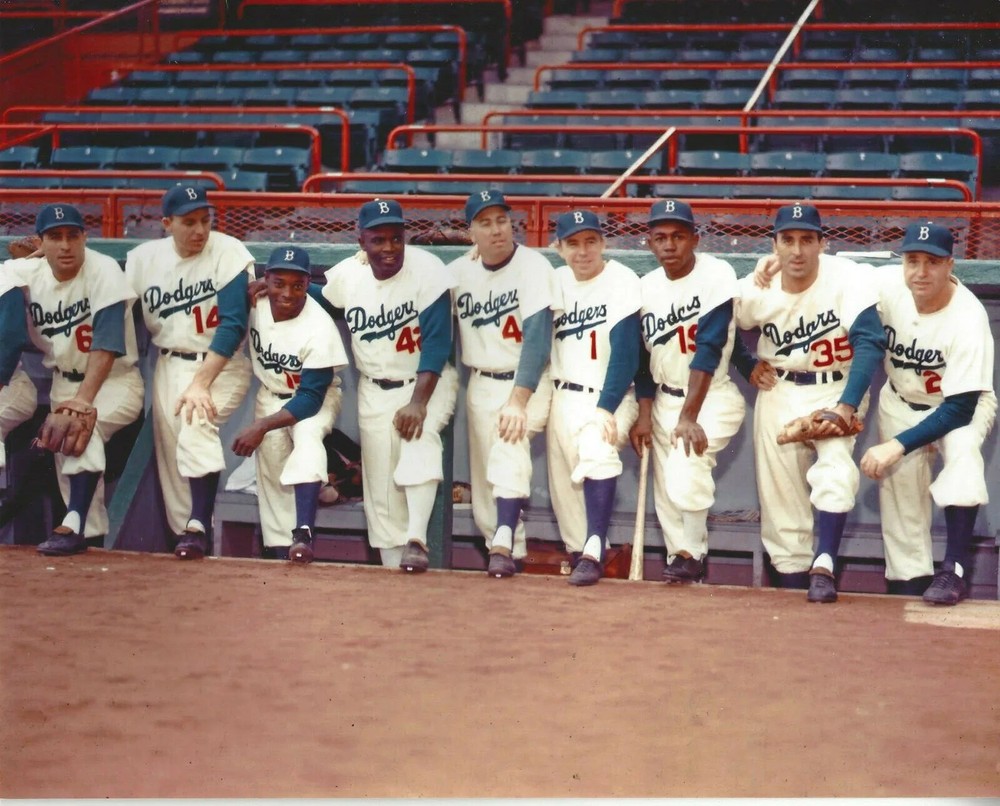 Brooklyn Dodgers On Dugout Gilliam Jackie, Reese, Gil Hodges, Snider 8x10 PHOTO