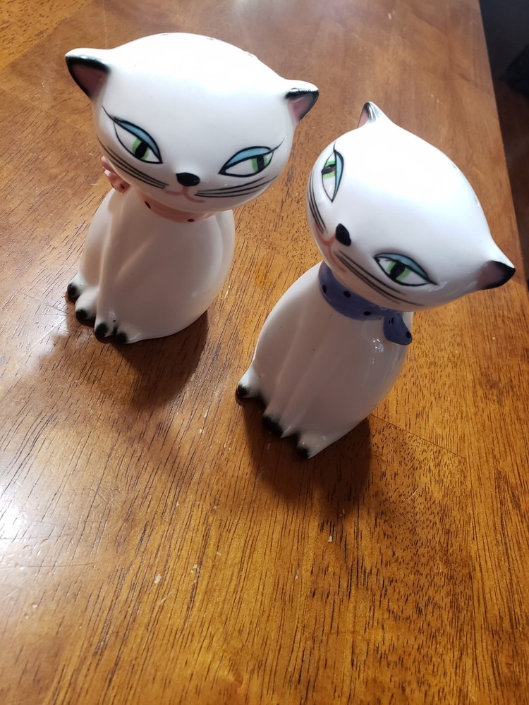 Vintage 1958 Cozy Kittens Salt And Pepper Shaker Set  Holt Howard  Siamese Cats