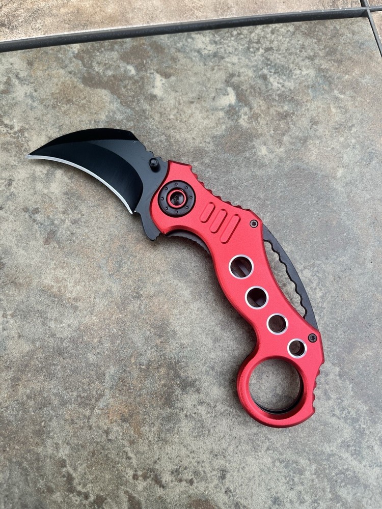 Red Karambit  7.5