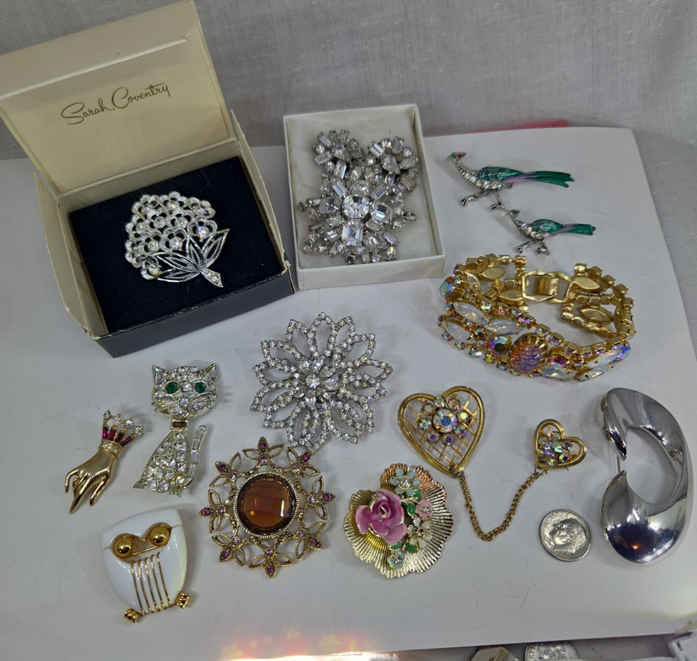 15 Vintage Rhinestone Crystal Pin Brooch Earrings  & Bracelet Lot Weiss Trifari