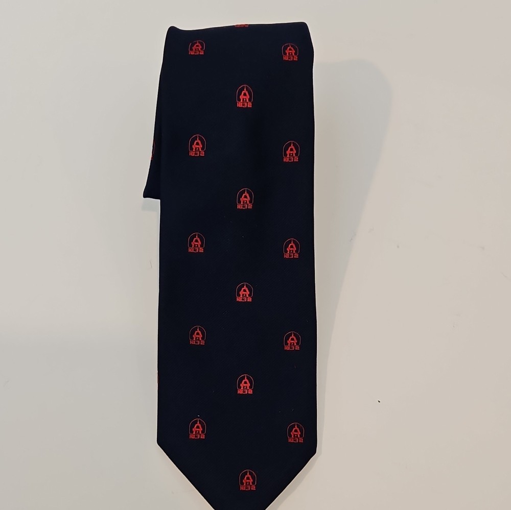 Wm. Chelsea Ltd. Men’s Silk Twill Necktie Navy Red Geometric Logo
