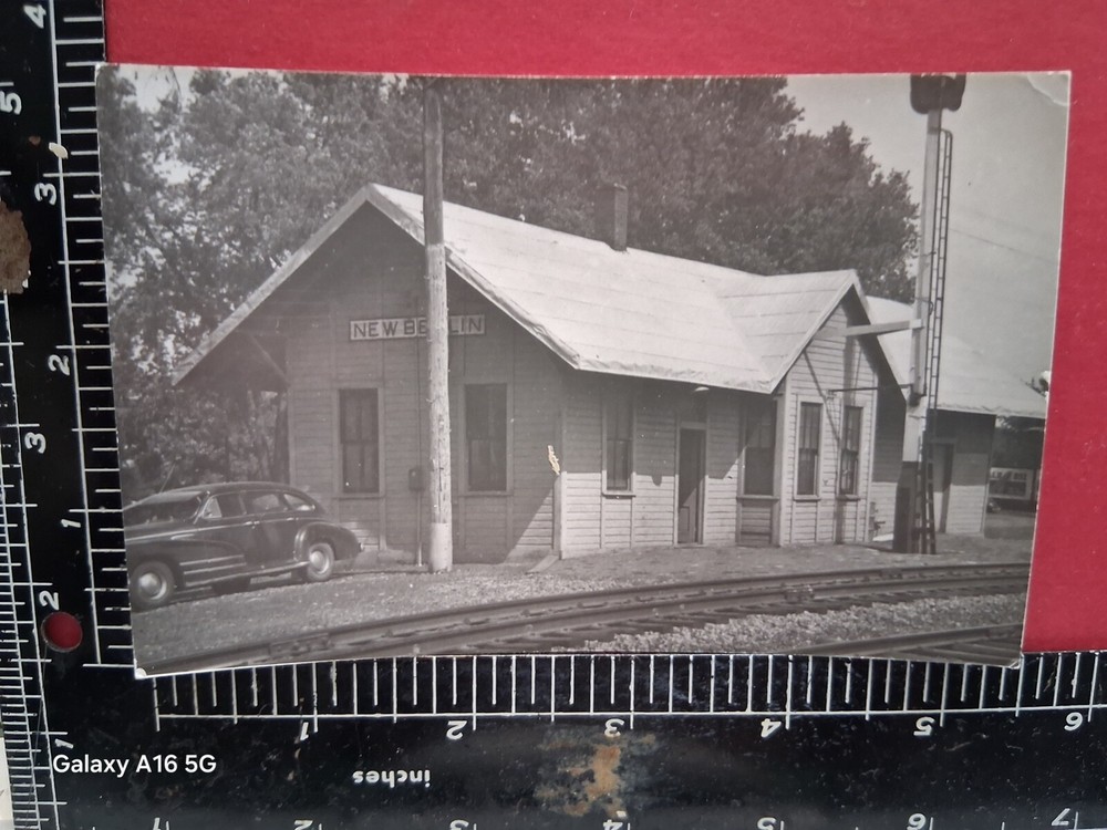 B&W RPPC PHOTO of WABASH RAILROAD DEPOT STATION NEW BERLIN IL RR HISTORY 1950s