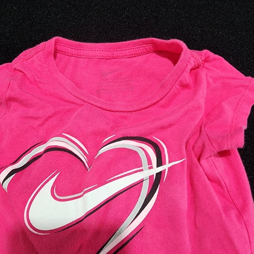 Nike Toddler Girls Pink Heart Swoosh Graphic T-Shirt Size 4T Short Sleeve Tee