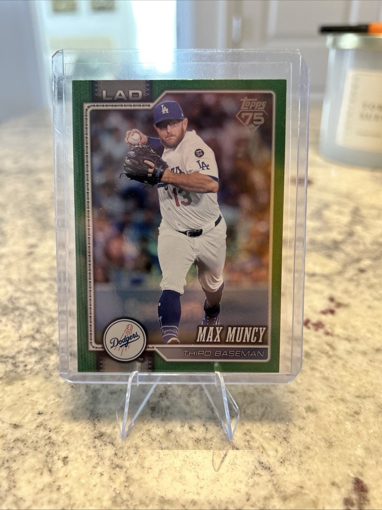 /99 Topps 2026 75th Anniversary Green Reflective Max Muncy Dodgers 252