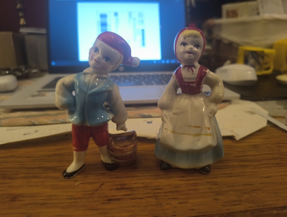 Vintage 1950s Japanese Dutch Boy & Girl Salt Pepper Shakers