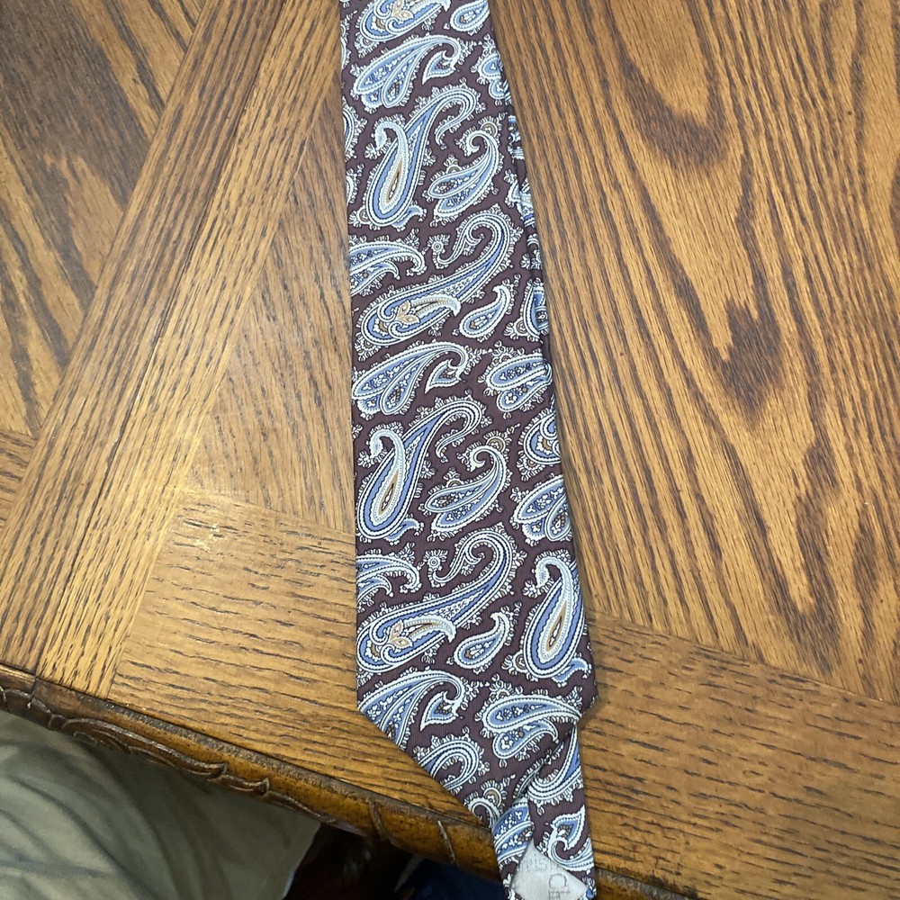 Christian Dior All Silk Paisley Print Necktie 56”x3”