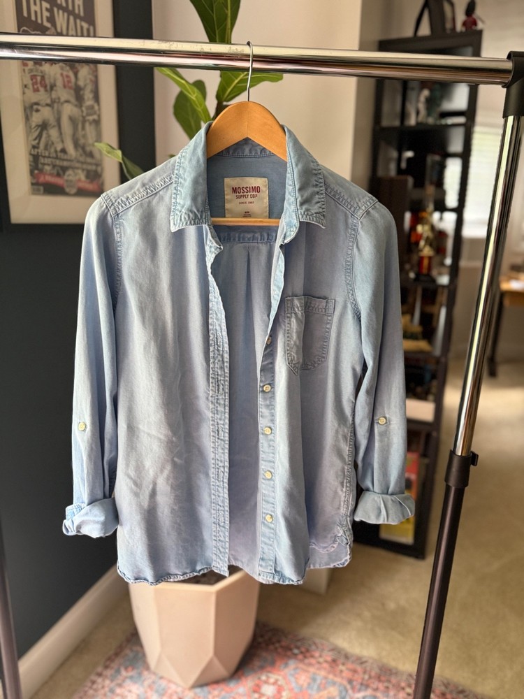 Mossimo Women's Size Medium Chambray Button-down Shirt (Long-sleeved)