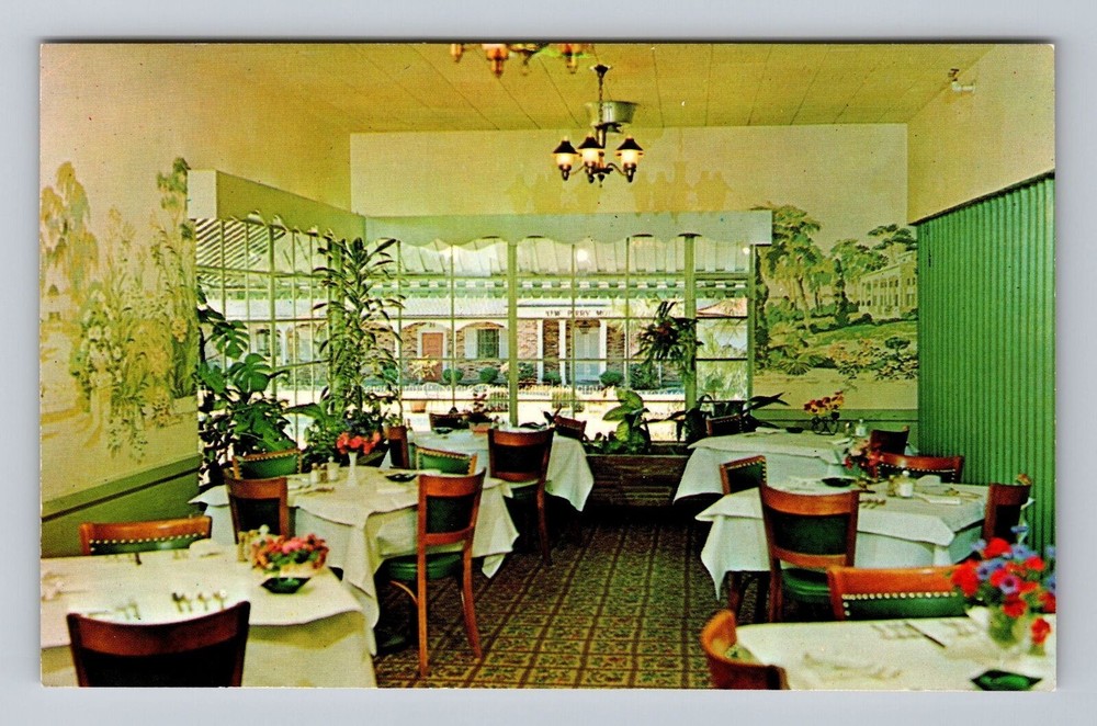 Perry GA-Georgia New Perry Hotel and Motel and Coffee Shop Vintage Postcard View