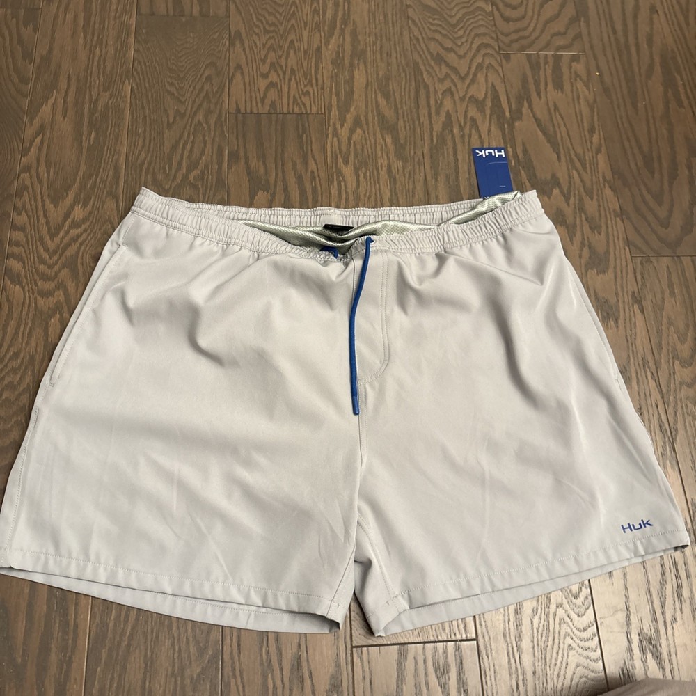 NWT HUK Mens Pursuit 5.5 Inseam Volley Swim Trunks  Overcast Gray 2XL $35