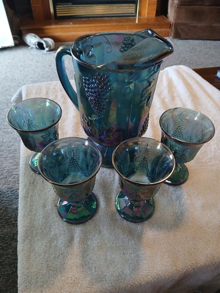 Vintage Indiana Carnival Glass Iridescent Blue Harvest Grape Pitcher 4 Tumblers