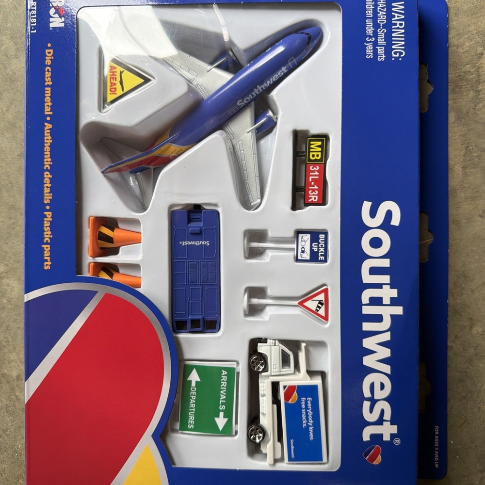 Southwest Airlines Airport Playset Diecast Model Airplane Toy Vehicles for Kids