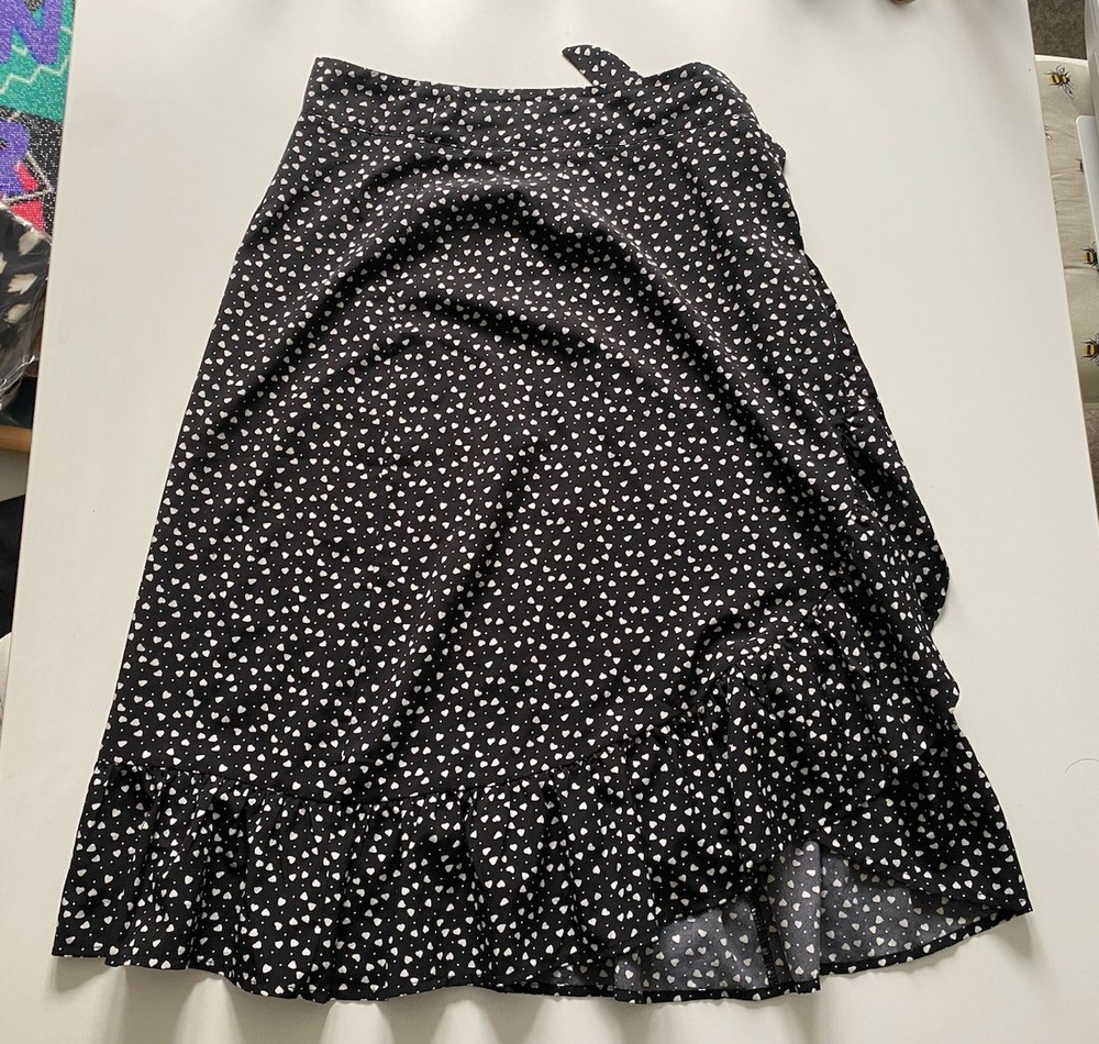 Black Heart Print Tenki Skirt in Size 12