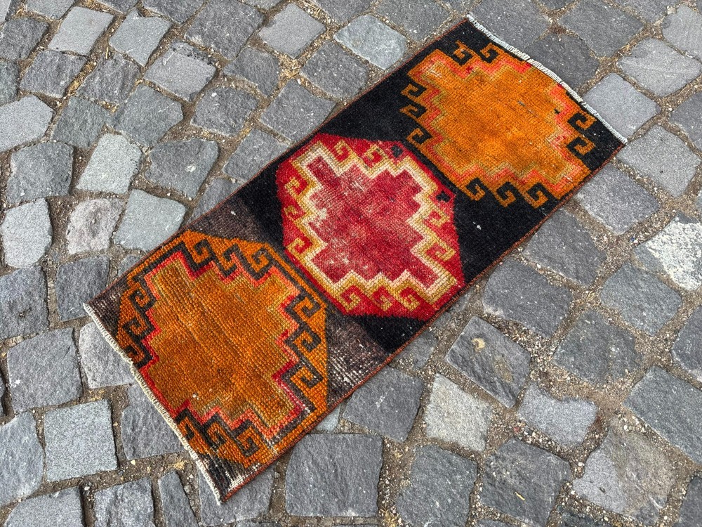 Turkish Small ug, Vintage rug, Handmade wool rug, Entryway rug 1,2 x 2,3 ft